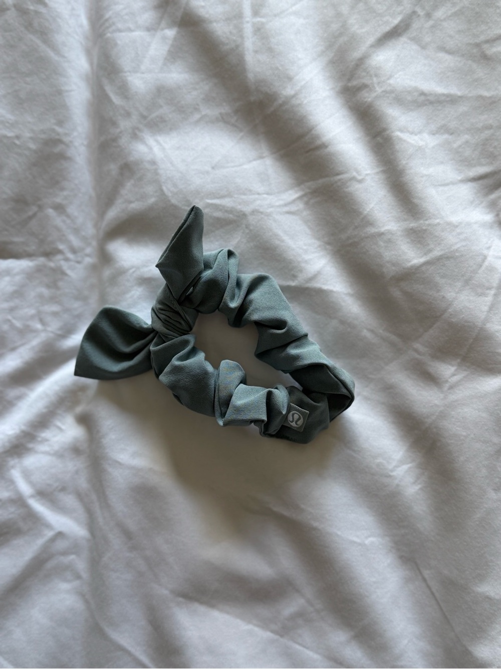 lululemon athletica Uplifting Blue Bow Scrunchie NWOT